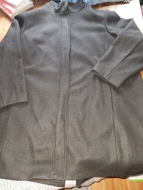 EUC Old Navy Classic Black Women's Wool Like Coat Sz 4x